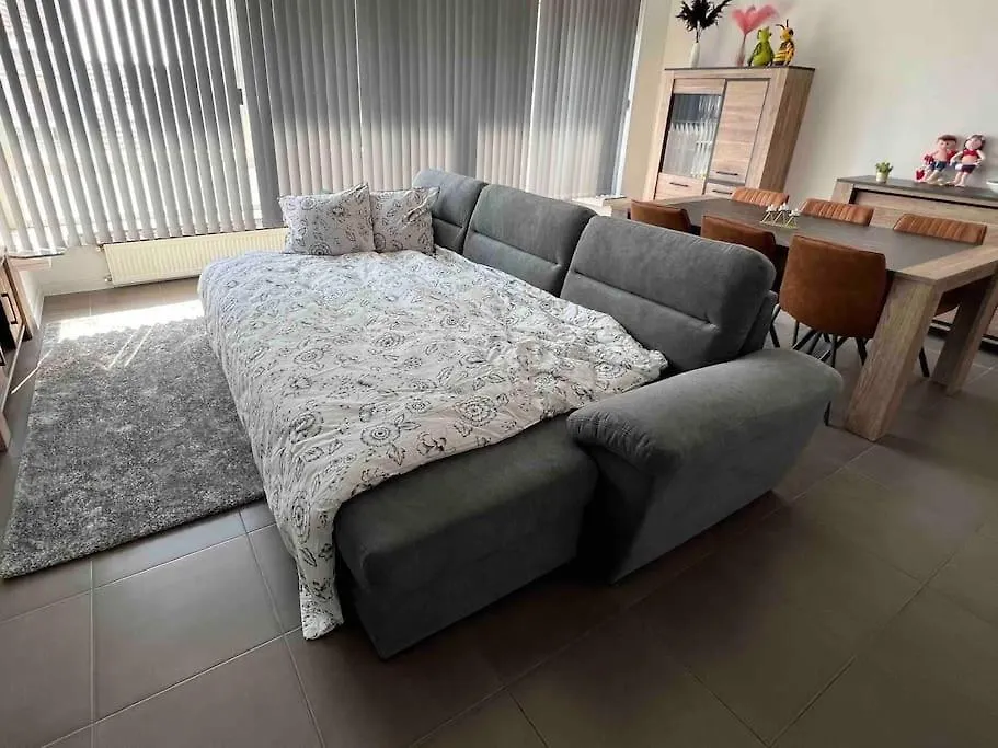 Bright, Spacious Apartment Nearby Beach 오스텐드