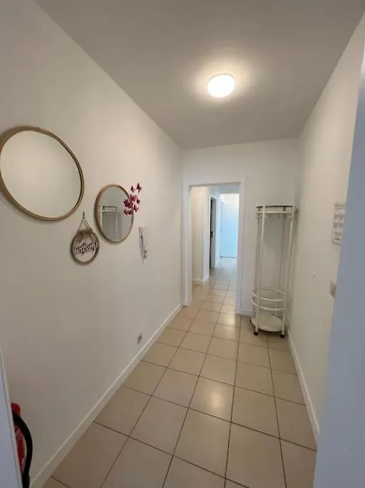 Bright, Spacious Apartment Nearby Beach 奥斯滕德