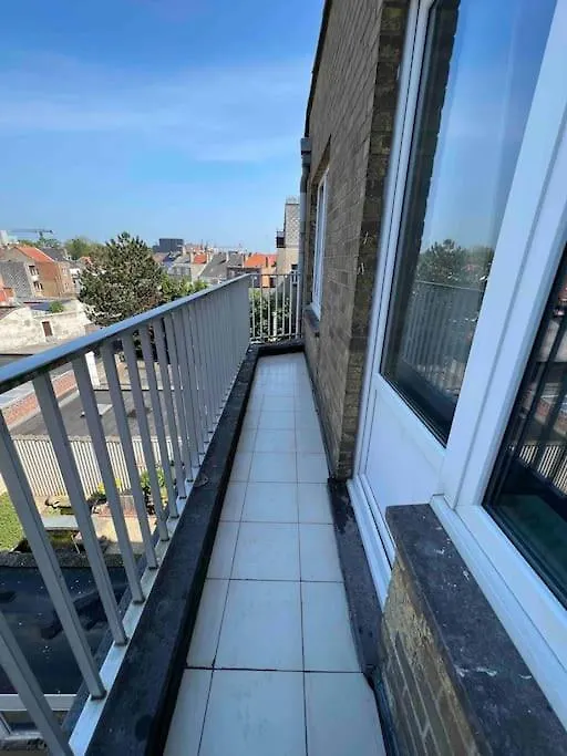 Bright, Spacious Apartment Nearby Beach 奥斯滕德 0*,  比利时
